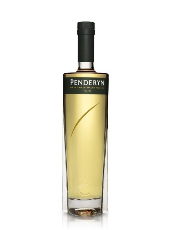 L'élégante bouteille de Penderyn Peated.