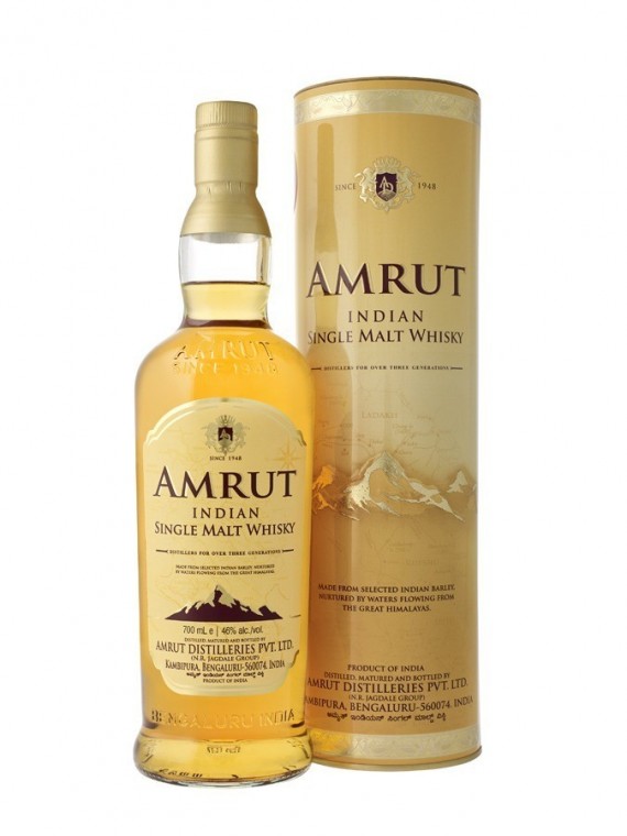 La bouteille de Amrut Indian Single Malt et son tube